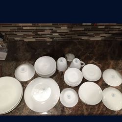 Johnson brothers England China. Antique White dinnerware.