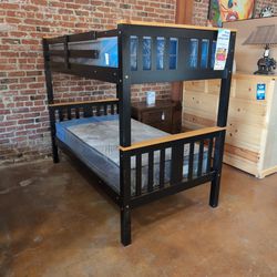 Twin/Twin Bunk bed 