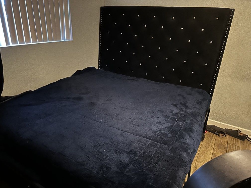 King Size Tuffted Bed Frame