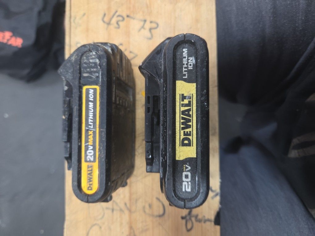 DeWalt 20v Lithium Ion & DeWalt 20v MAX Ion Lithium Batteries ,used , Still Work