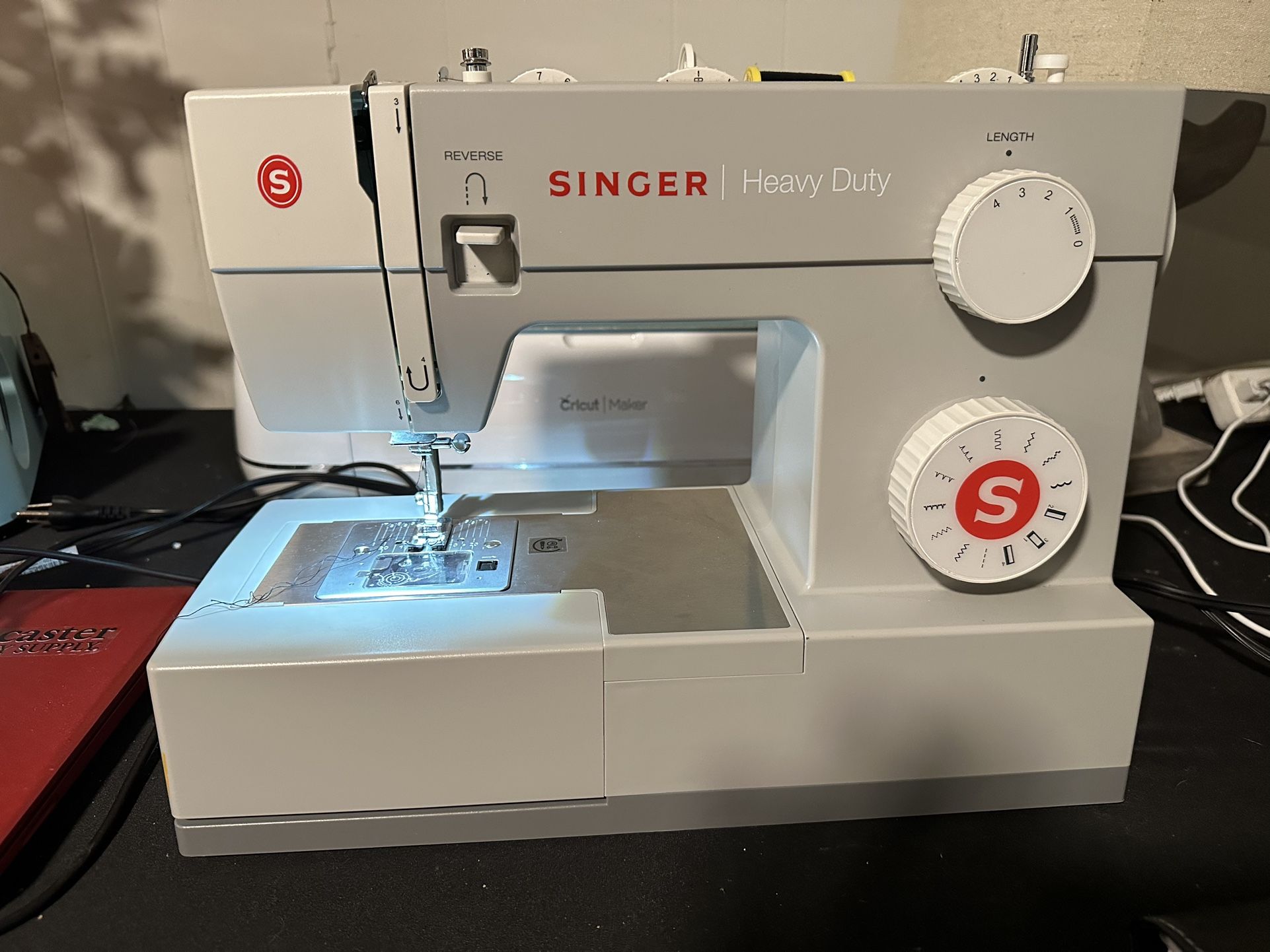 Singer Sewing Machine With Fabric