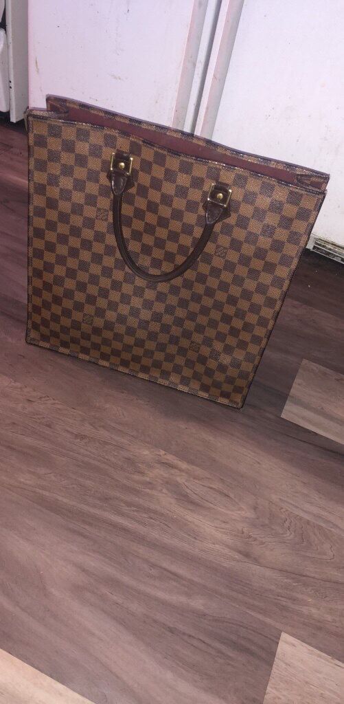 Loui Vuitton bag