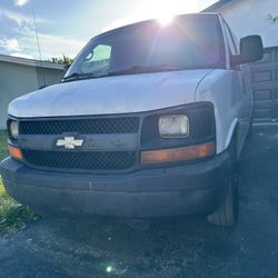 2009 Chevrolet Express Cargo Van