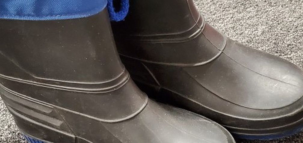 Snow/rain Boots Kids Size 1 & Kids waterproof mittens
