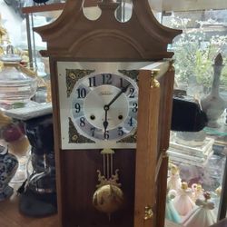 Chiming Clock With Key