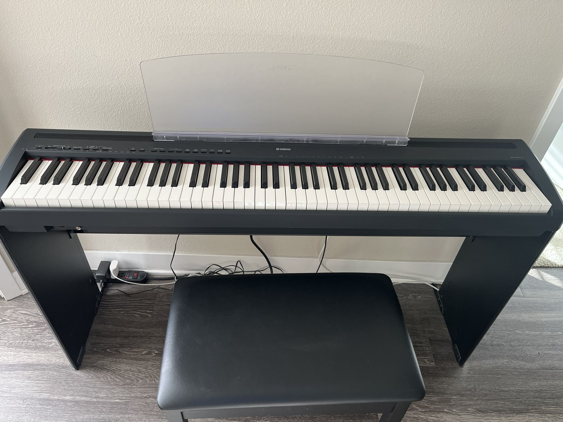 Yamaha P-95 Digital Piano 88 Keys Includes Stand , Bench, Pedal, Power Supply  Excellent Condition