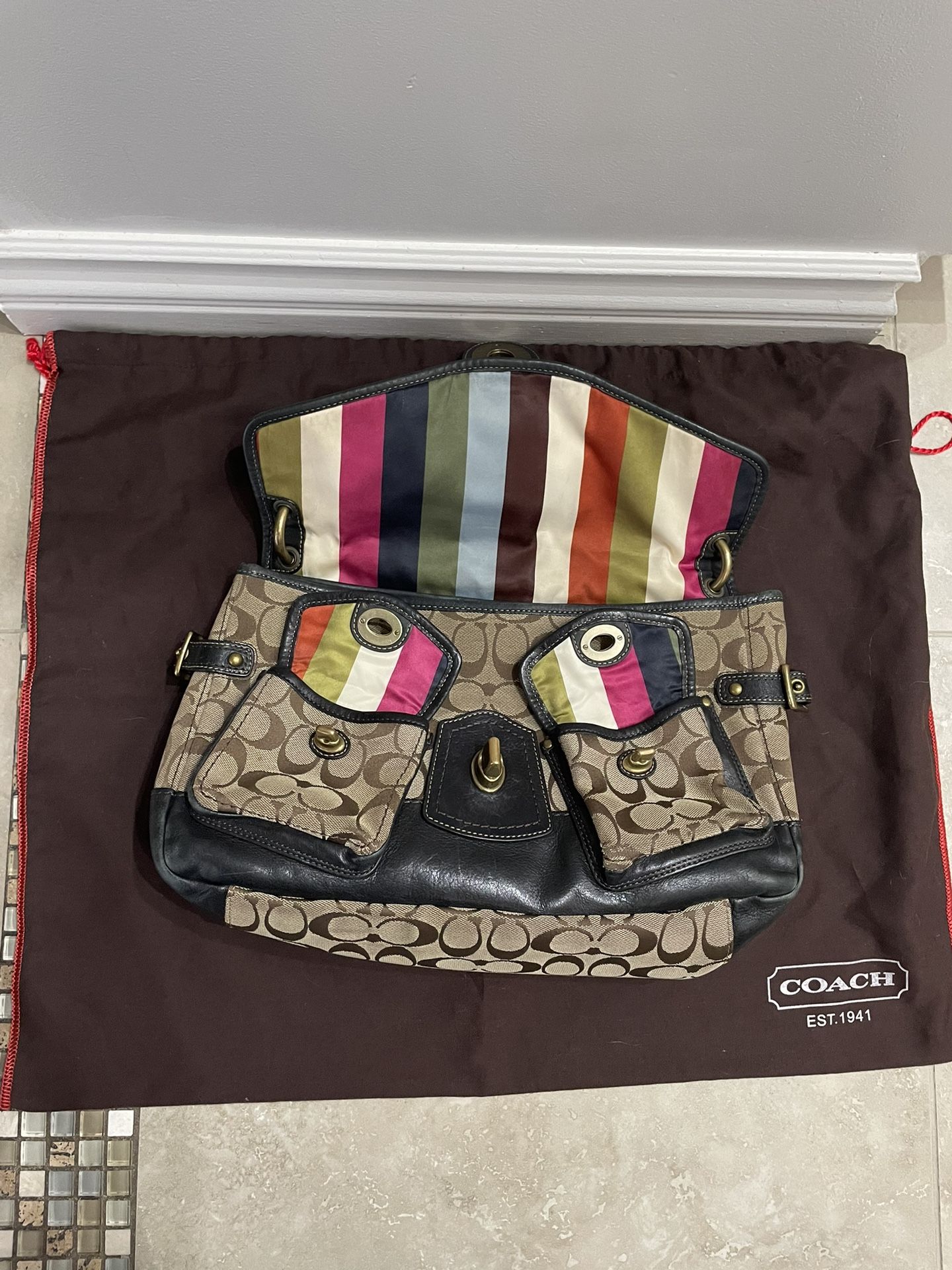 Vintage Coach Shoulder Bag for Sale in Palmdale, CA - OfferUp