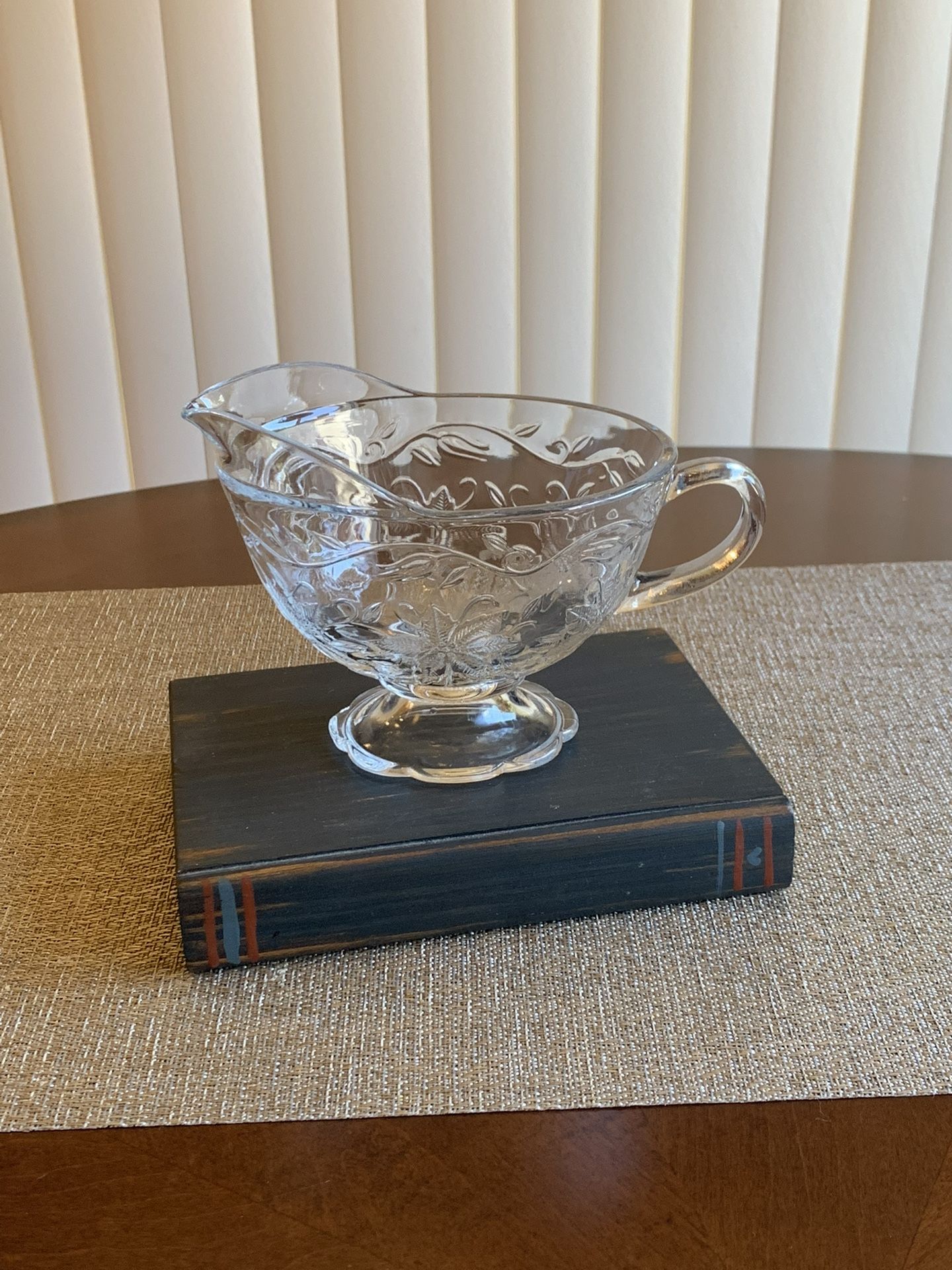 Princess House Fantasia Gravy Boat With Pedestal