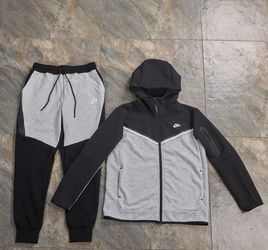 Black & Grey Nike Tech Fleece Set