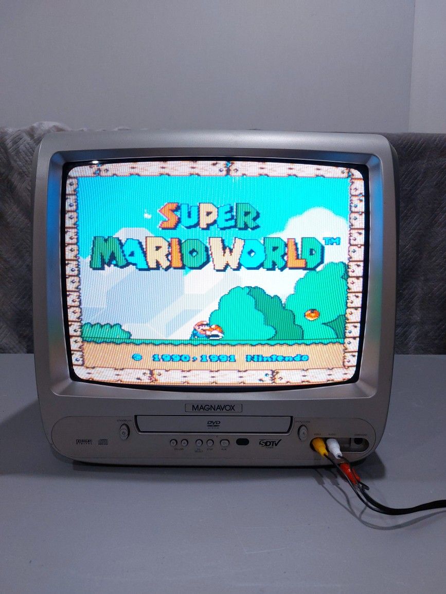 Magnavox 13" CRT TV DVD Combo 4 of 8