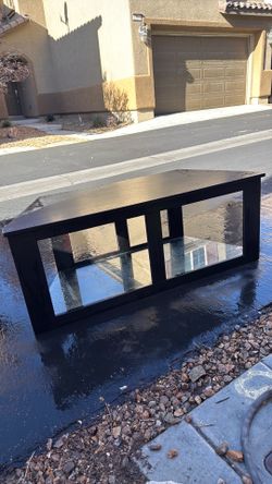 Entertainment center