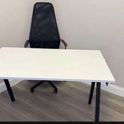 Office furniture set and chairs