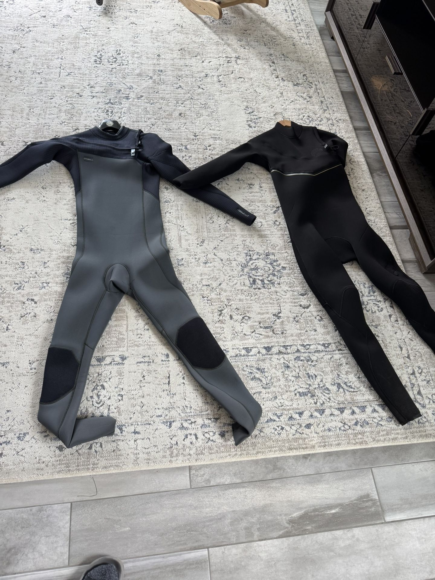Full Wetsuits O’Neil Hyper freak And Rip curl E7