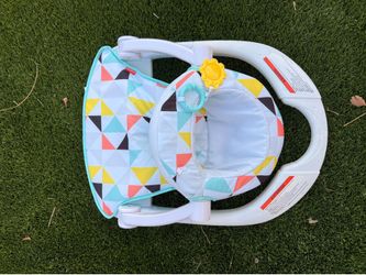 Fisher-Price Portable Baby Chair Sit-Me-Up Floor Seat with Developmental Toys