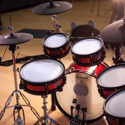 Alesis Strike Pro SE With Hardware