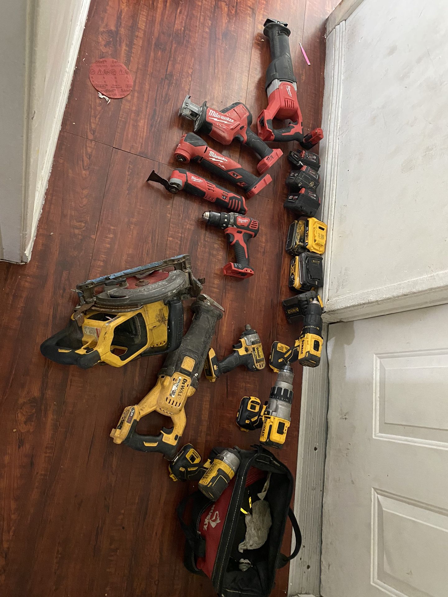 Cordless Tools Milwaukee Makita Dewalt Ridgid