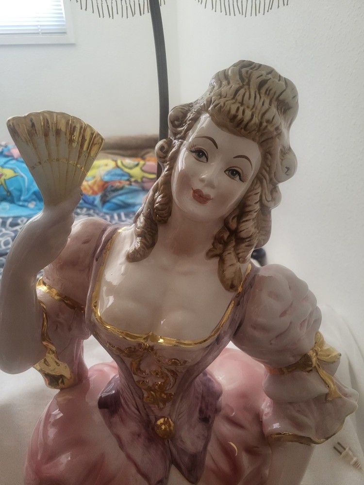 ๐ Vintage Italian Porcelain Couple Lamps โ Matching Pair ๐