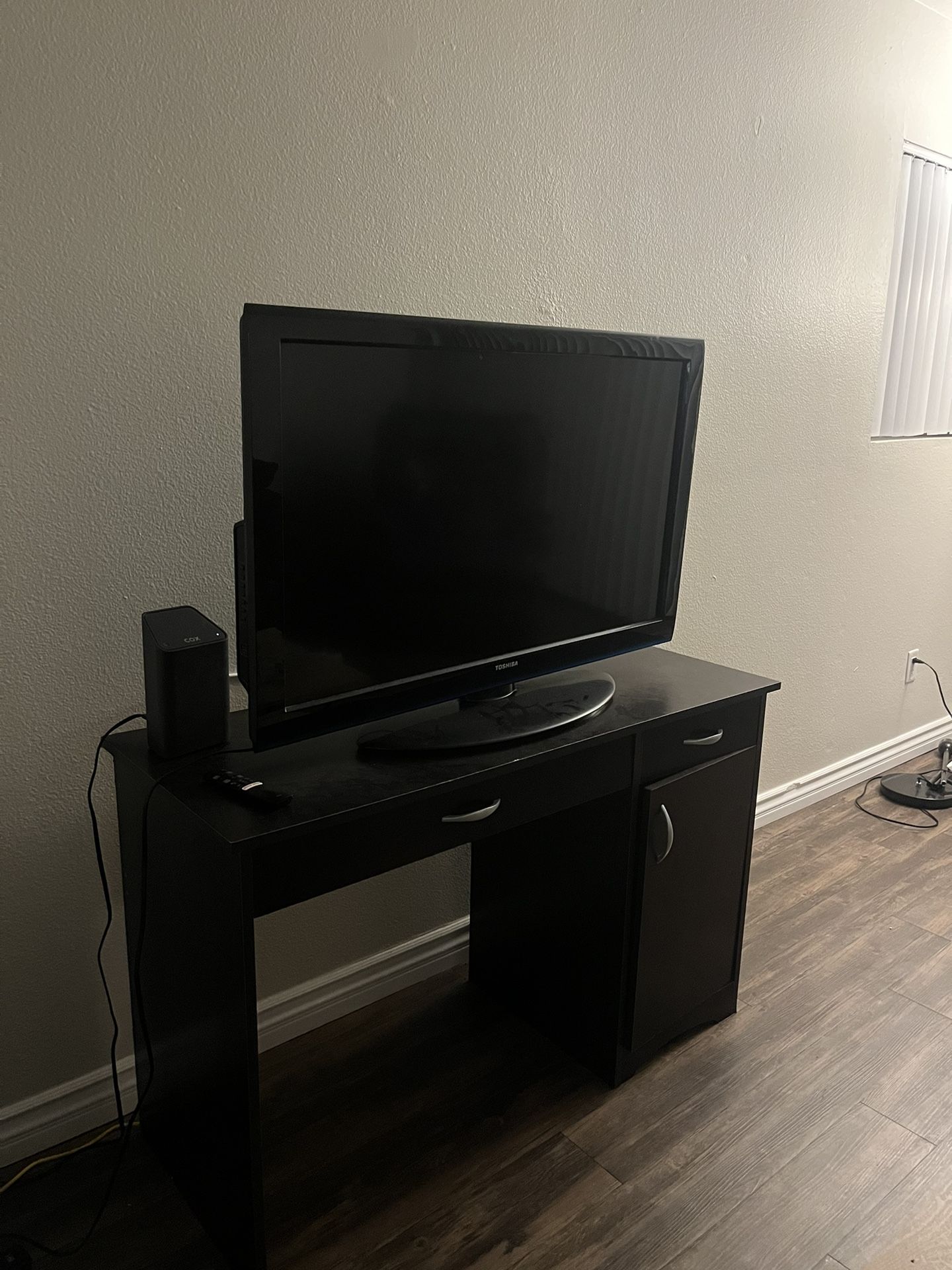 36 Inch Toshiba TV