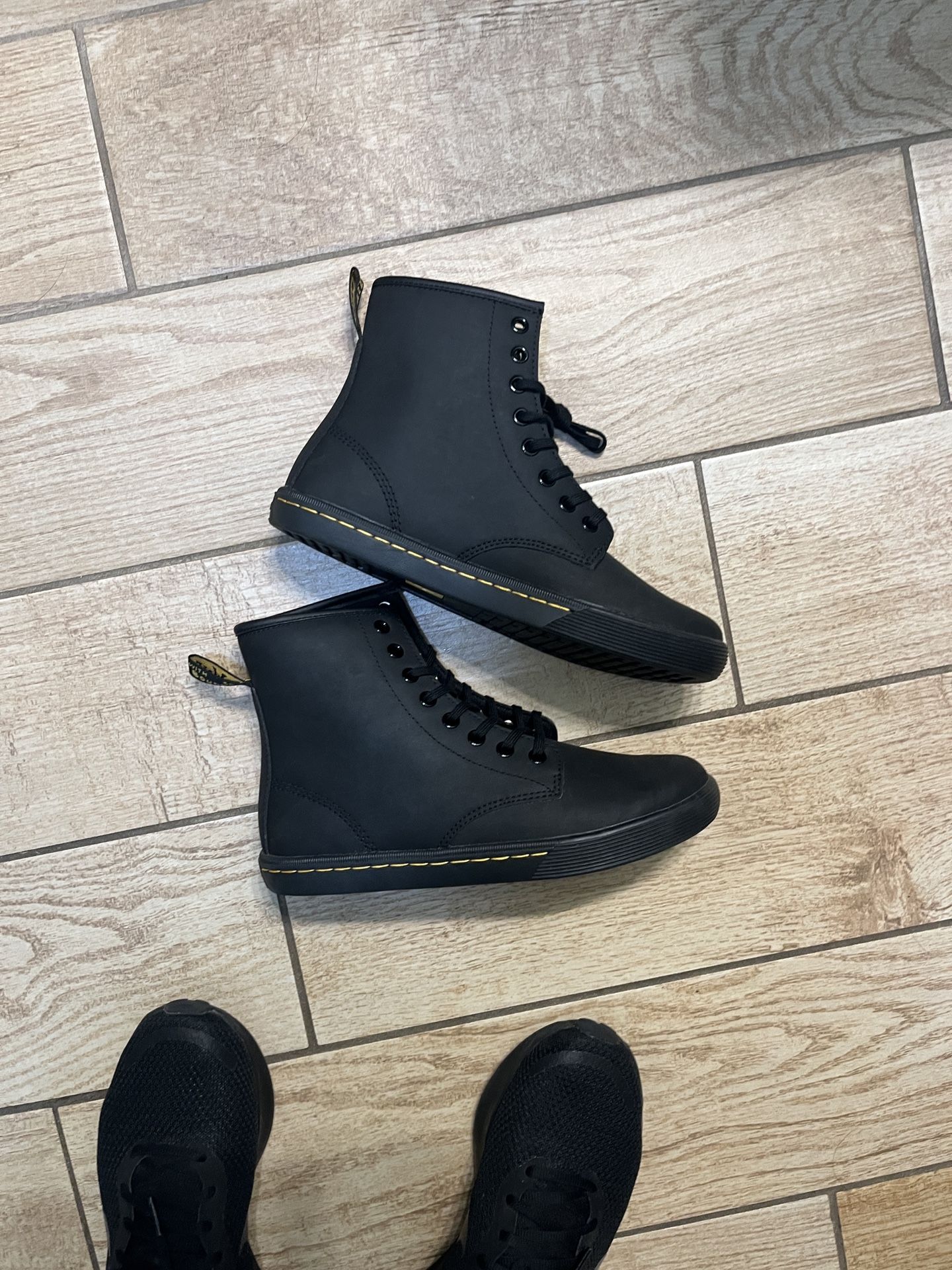Dr. Martens Like New Women’s Boots Size 7