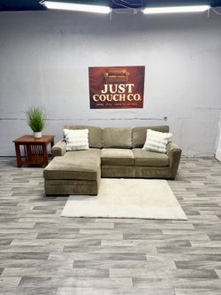 Free Delivery - Raymour & Flanigan Artemis Gray 2 Piece Sectional Couch