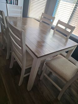 ​Signature Design by Ashley - Skempton 7-Piece Dining Room Set