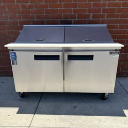 Dukers DSP60-24M-S2 60 1/8" Sandwich/Salad Prep Table w/ Refrigerated Base, 115v