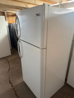 30” top Freezer refrigerator perfect condition 