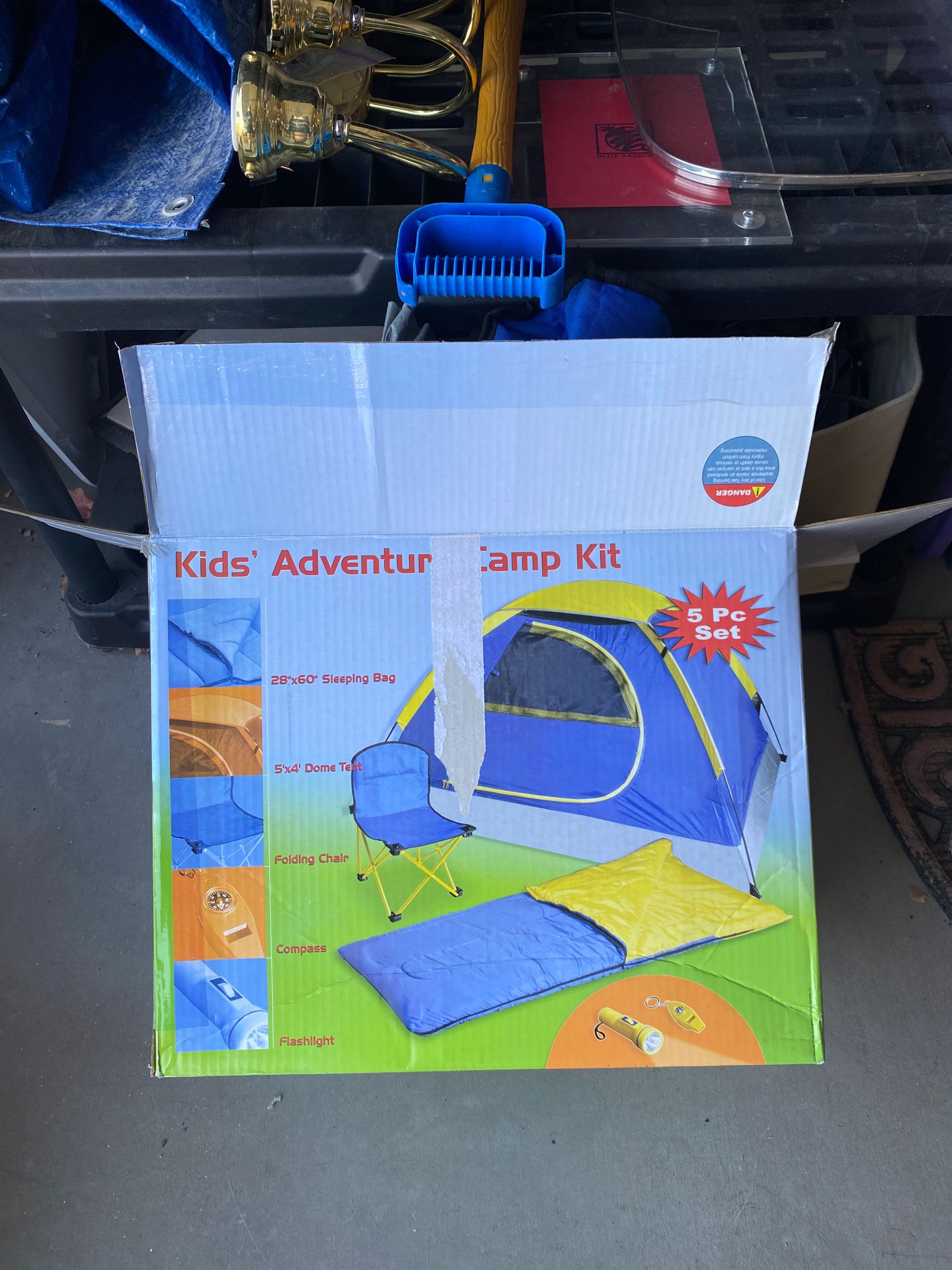 Kids Adventure Camp Kit ** sleeping bag, tent, folding chair and flashlight