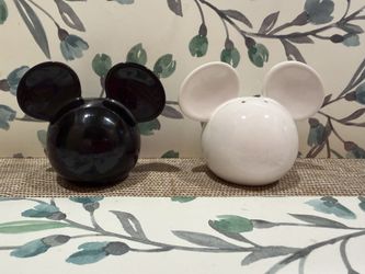 Mickey mouse salt and pepper shakers