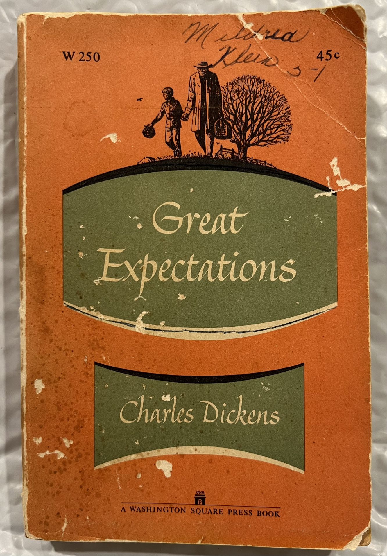 **VINTAGE COLLECTOR’S COPY of Great Expectations by Charles Dickens (Pocket-Sized Paperback, 1960)**  This listing features a *vintage* pocket-sized p