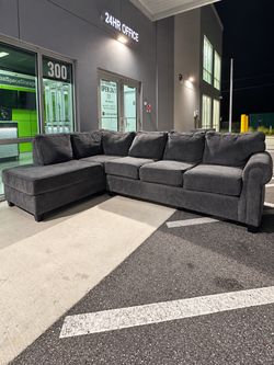 Large Dark Gray L-Shaped Sectional Sofa Couch w/ Chaise