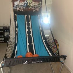 7ft Indoor Basketball Arcade Game