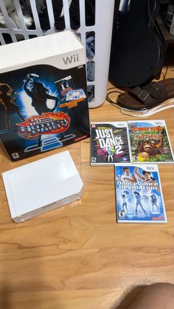 Nintendo Wii Bundle 4 Games + 1 Controller