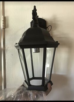 One Light Outdoor Wall Mount