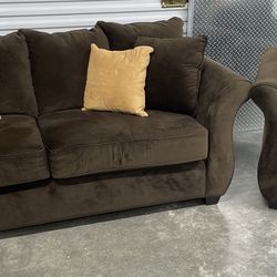 2pc Sofa And Chair Set W/ Accent Pillows