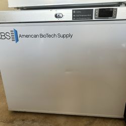 ABS - AMERICAN BIOTECH SUPPLY Freezer: Tabletop, 1.3 cu ft, -25°C to -15°C, Auto Defrost Method, Left