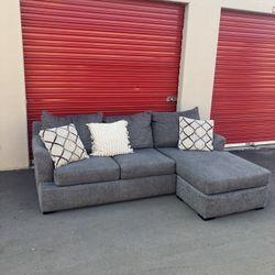 Delivery ~ Modern Gray Broyhill Sectional 