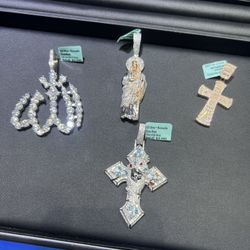 Moissanite pendants