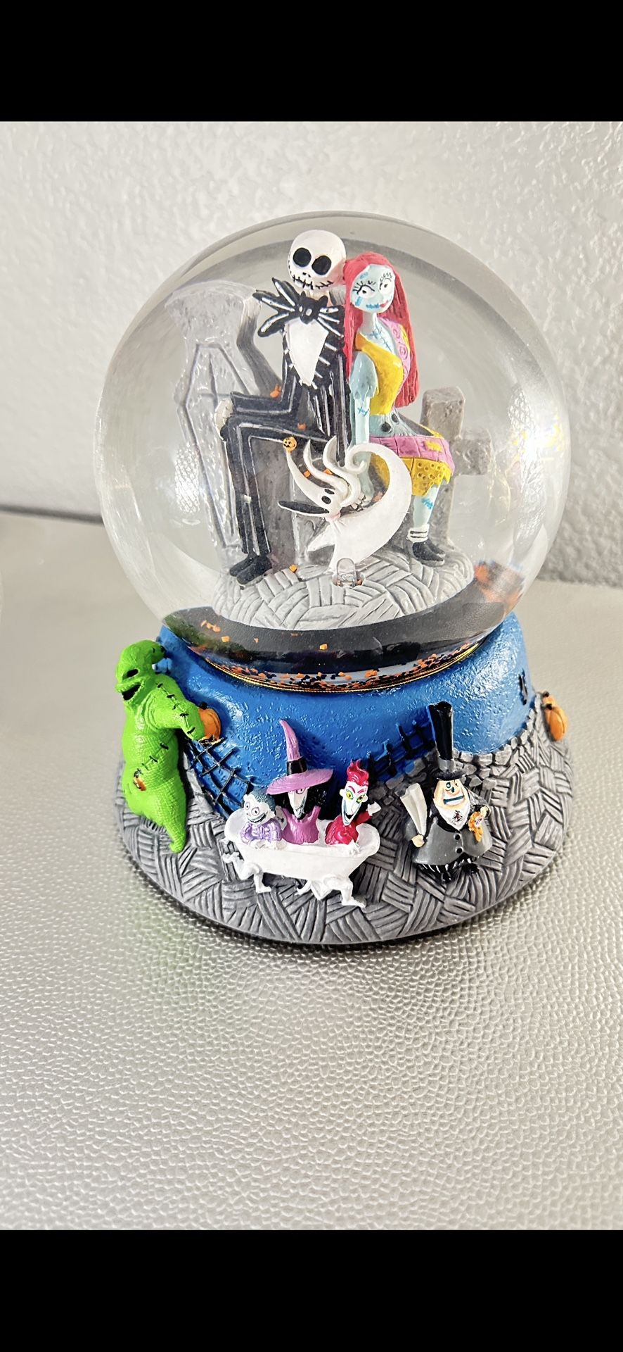 Nightmare Before Christmas Snow globe