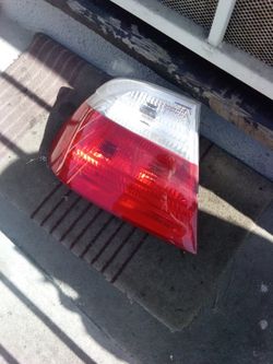 2000 And 2001 BMW 328Ci 325i 330i Left Tail Light Nice One Picked Up In Van Nuys