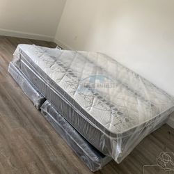 King mattress pillow top and box spring set (2pc - brand new)