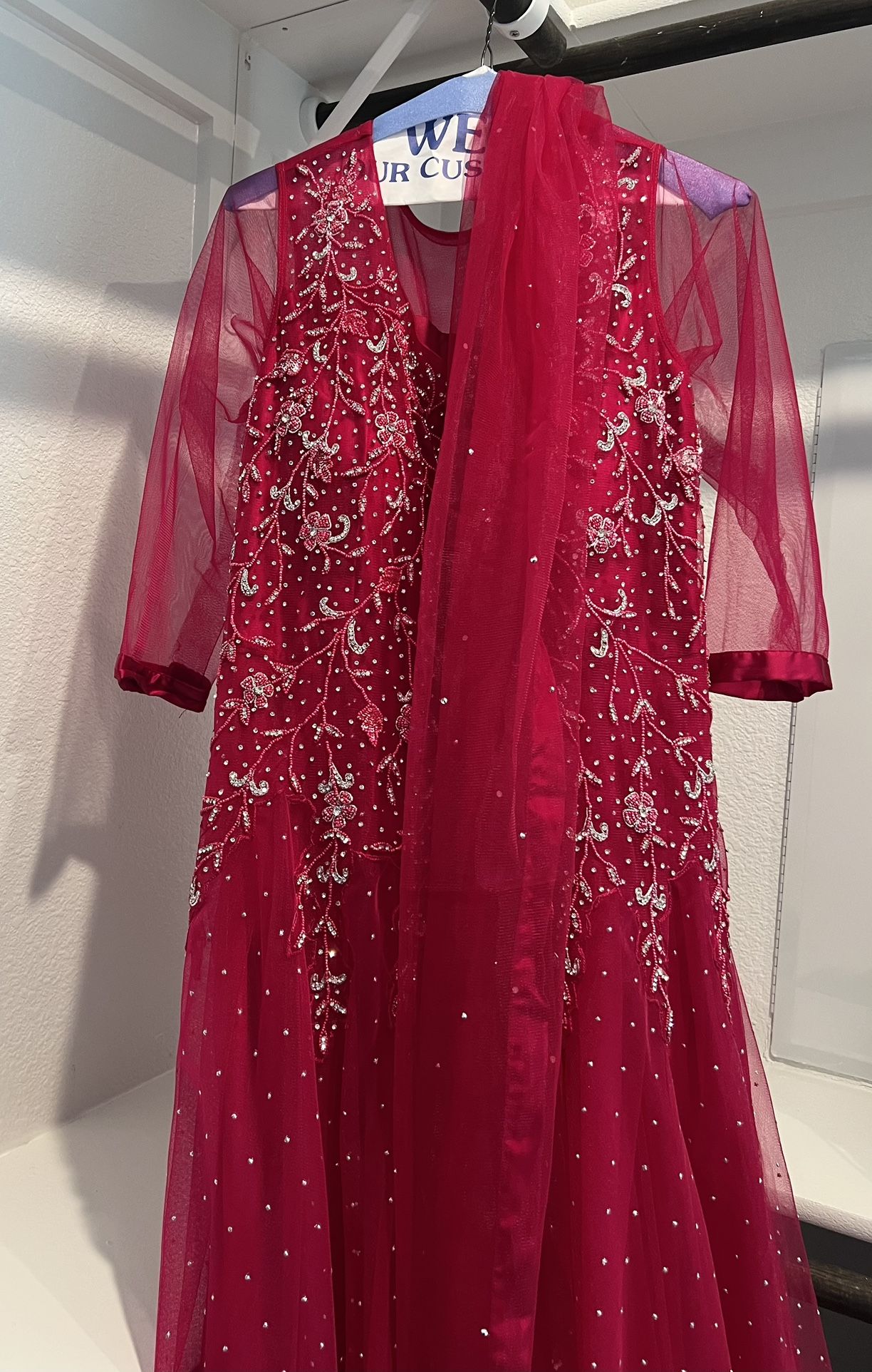 Beautiful Magenta Gown With Shawl