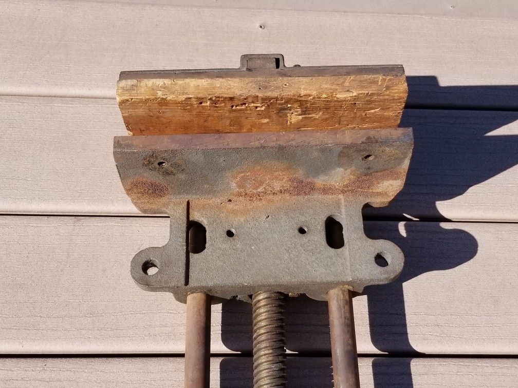Columbian Vintage 9 RD Woodworking Vise