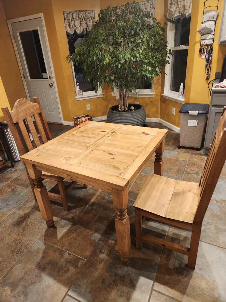 La Fuente Imports Pine Table And Chairs
