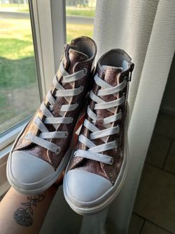 Girls converse