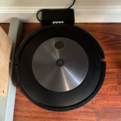 iRobot Roomba j7 vacuum