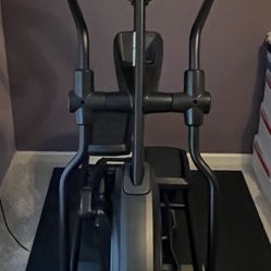 Nautilus Elliptical Machine