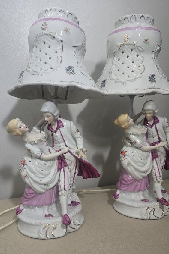 Vintage Porcelain Lamp Victorian Colonial Couple Table Lamp Pink White Gold