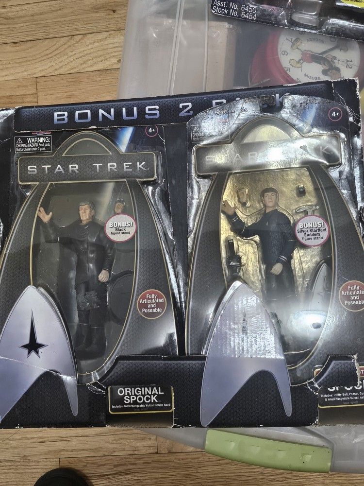 STAR TREK COLLECTIBLE FIGURES