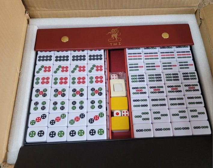 Professional Set Chinese Mahjong Set - Yellow - 146 Tiles